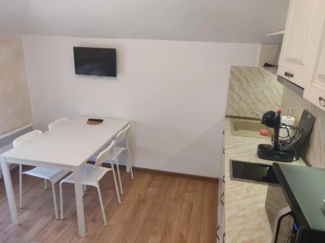 Vintage Art 3 Apartment Burgas